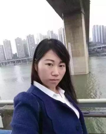 與漂亮女鄰居一起出差，公園里發生的一夜情