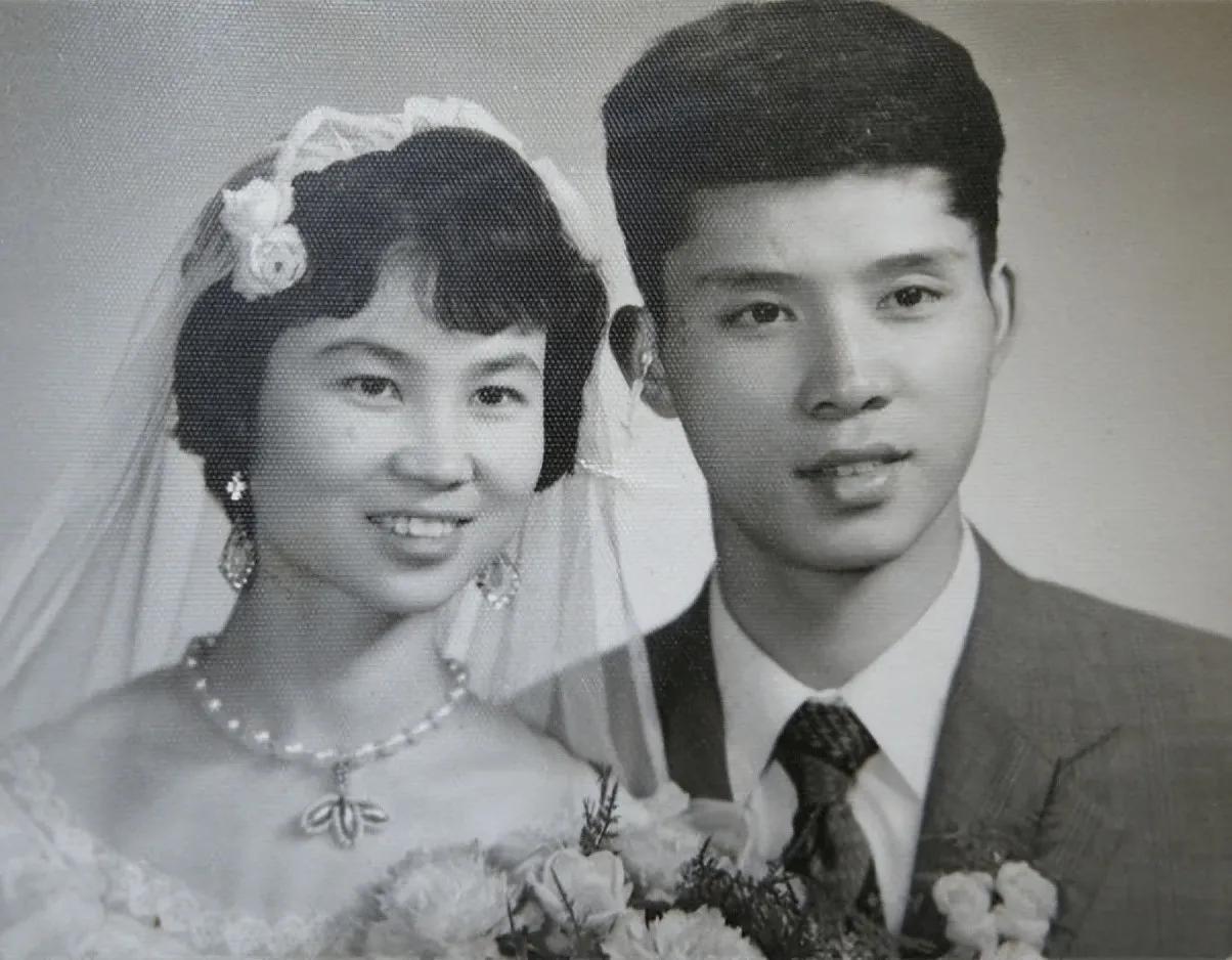 臺灣老兵回鄉探親，以為發妻改嫁暈倒在家門口，村民：你還有兒子-圖2